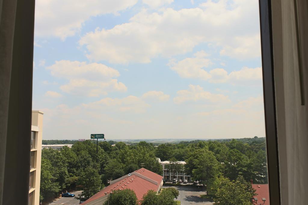 亚特兰大机场华美达广场酒店 大学公园 外观 照片