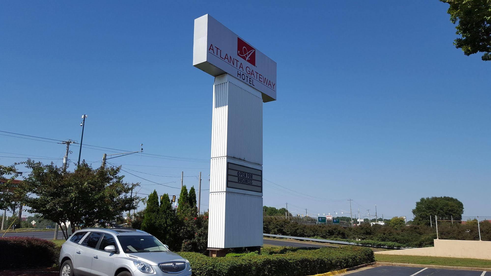 亚特兰大机场华美达广场酒店 大学公园 外观 照片